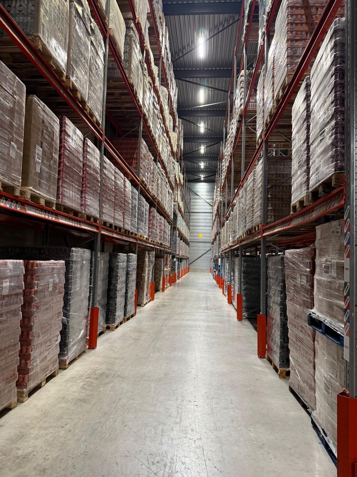 Almacen contenedores - Nexus Brand Supply